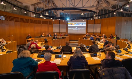 Stadtrat Deggendorf beschließt Rekordhaushalt 2026 – Investitionen auf Höchststand, weiterhin ohne neue Schulden