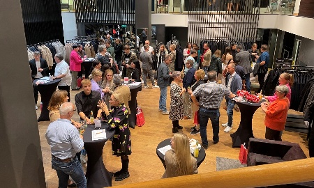 Die heimische Wirtschaft strahlt in der Nacht