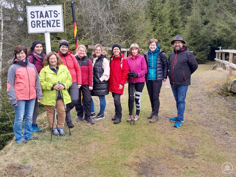 Bei ihrer Klausurtagung im Witikohof: Die Erzieherinnen und Kinderpflegerinnen der „Mobilen Reserven“ des Diözesan-Caritasverbandes mit Andreas Kindermann, Kita-Seelsorger in der Diözese Passau.