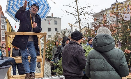 Christb&auml;ume mit Herz versteigert: M&auml;rchenwald sammelt &uuml;ber 2.500 Euro an Spenden