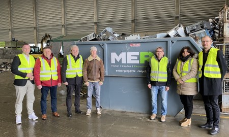 Informationsaustausch zwischen Regierung, Landkreis und Unternehmen &ndash; Vor-Ort-Besuche in Straubing und Oberschneiding