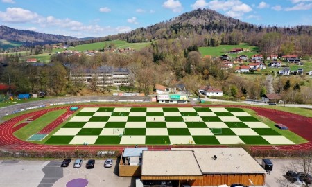 FC Sturm Hauzenberg gr&uuml;ndet Schach Sparte und sorgt f&uuml;r ungew&ouml;hnliches Stadionbild