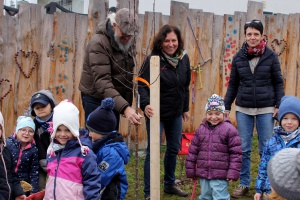 Pflanzaktion auch im Kindergarten Patersdorf