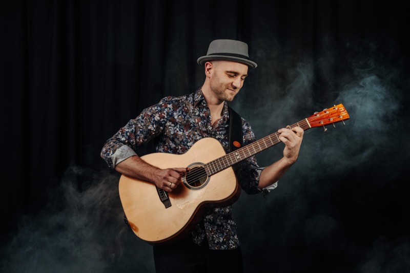 Flyer/Grafik zum Event: Michael reiß - Strings and Fingers am Fr., 27.02.2026 ab 20:00 Uhr