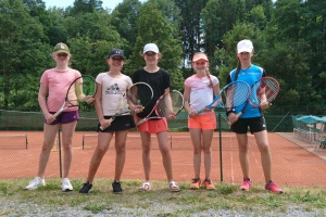 Tennismädchen des Gymnasiums Freyung verpassen Platz 3 nur knapp