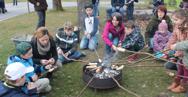 Flyer/Grafik zum Event: Stockbrotgrillen am Mo., 01.04.2024 - Fr., 17.05.2024