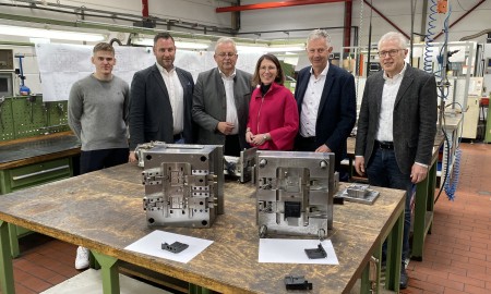 Viel Lob und eine Einladung –  Besuch bei der Firma Hiendl Kunststofftechnik in Furth bei Bogen