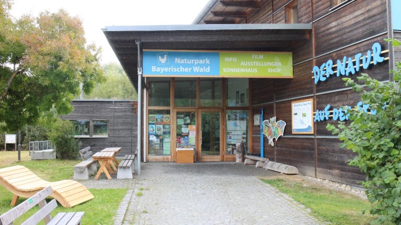 Flyer/Grafik zum Event: Ausstellung - "Der Natur auf der Spur" am Mo., 01.01.2024 - Di., 31.12.2024