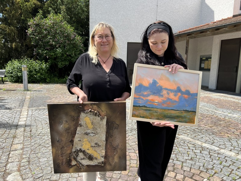 Künstlerinnen der Ausstellung Zwischenräume - Zwischen Abstraktion und Sehnsucht Melissa Faltermeier und Ingrid Faltermeier