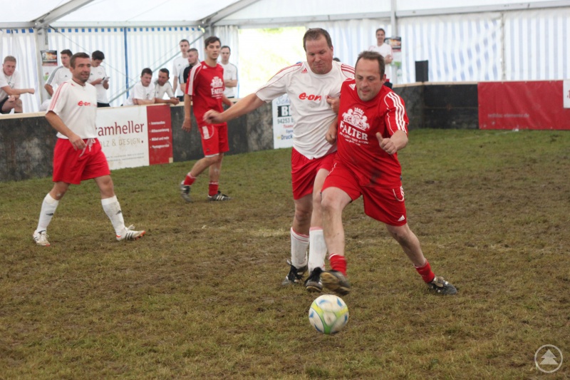 Br&auml;u Sepp Falter (r.) ging mit seinen "Regenator-Boys" auf Torjagd.