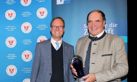 HAIDL Fenster und Türen GmbH erhält Cross Border Award