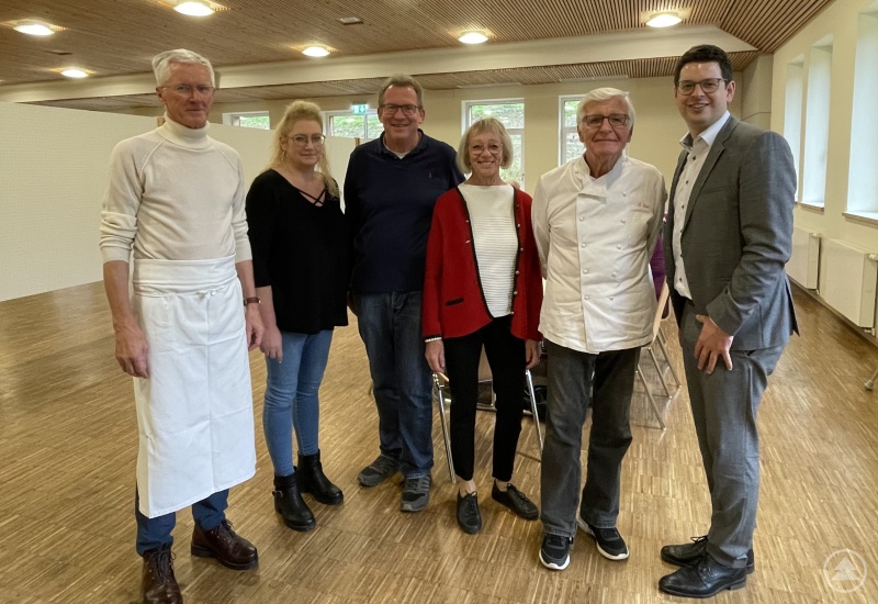 v.l. Sigi Pleintinger, Referentin für Senioren Doris Rötzer, Tourist-Info Leiter Josef Süß, Frau Land, Herr Frank Land und Bürgermeister Martin Pichler