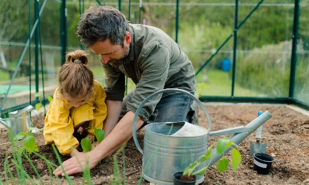 Traditioneller Jahresausflug führt die Kindertagespflegepersonen zum Erlebnisbauernhof