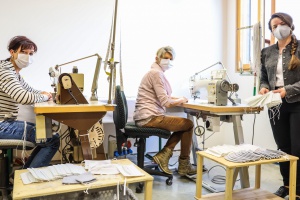 Nasen- und Mundbedeckungen anstelle von Lederhosen