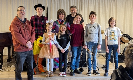 Farbenfrohes Faschings-Vorspiel zum Mitmachen an der music academy Deggendorf