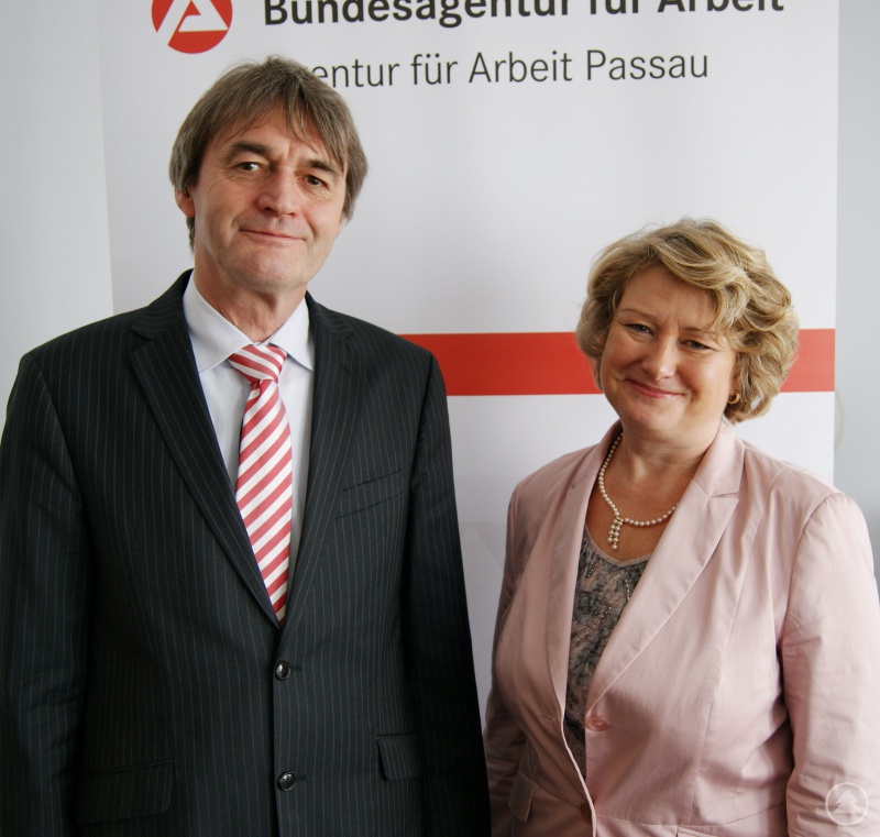 links: Dr. Klaus Stein, rechts: Rita Hagl-Kehl