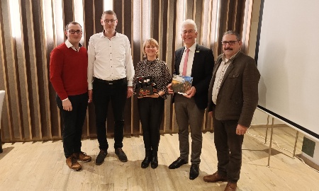 Regenerativer Energiemix und gesellschaftliche Akzeptanz sind entscheidend