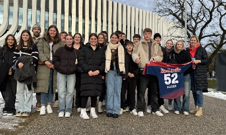 Live vom Stadionsprecher im ausverkauften SAP Garden begrüßt