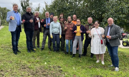 Regionaler Apfelsaft für den guten Zweck: Erfolgreiche Streuobstaktion in Kringell