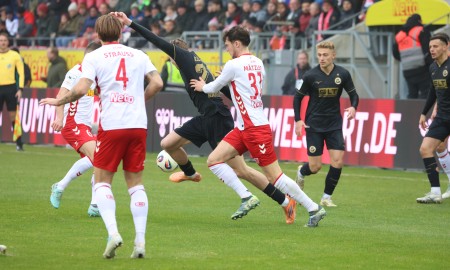 SSV Jahn Regensburg unterliegt Hansa Rostock nach Platzverweis deutlich