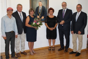 Porträt von Altoberbürgermeister Zankl ergänzt Ehrengalerie