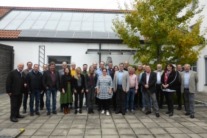 Hand in Hand in eine hybride Zukunft