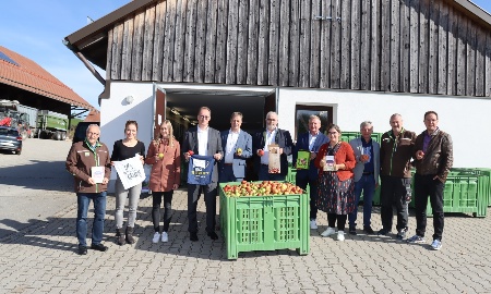 Heimischer Apfelsaft für den guten Zweck