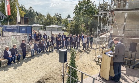 Freilichtmuseum Massing feiert Richtfest für die neue Heimat der Berta-Hummel-Sammlung