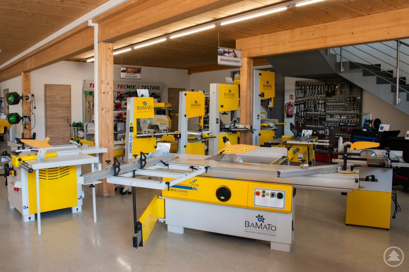 Holz- und Maschinentechnik Markmüller in Hofkirchen: Ein riesiges Produktsortiment an Baumaschinen und Holzverarbeitungswerkzeugen kann man hier kaufen