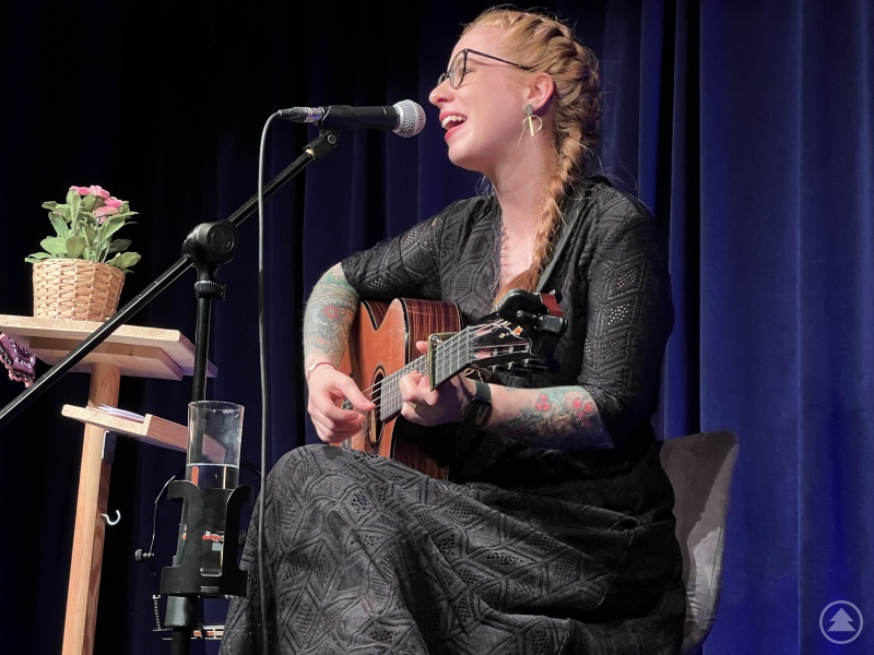 Sara Brandhuber beim Auftritt im Scharfrichterhaus Passau am 18.11.2022