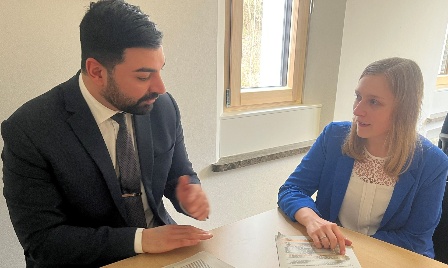 Wie aus geduldeten Menschen solche mit Bleiberecht werden