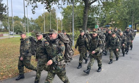 Gerhard Drexler erhält Ernennungsurkunde zum Oberleutnant der Reserve