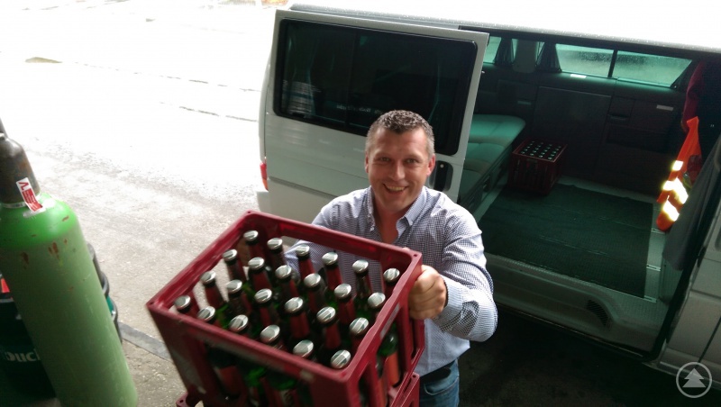 Jürgen Krenn beim entgegennehmen seines Gewinns.