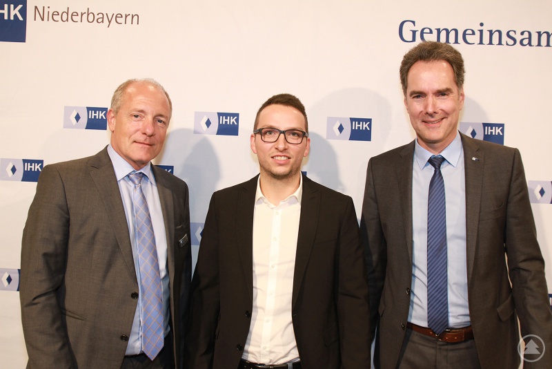 v.l.: IHK-Präsident Thomas Leebmann, Josef Freund und IHK-Hauptgeschäftsführer Alexander Schreiner.