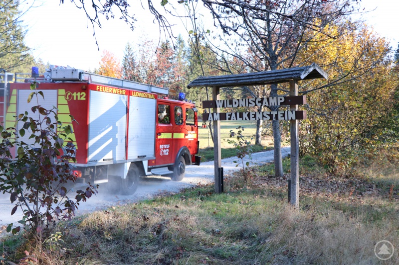Die Feuerwehr Ludwigsthal rückte als erste im Wildniscamp an.