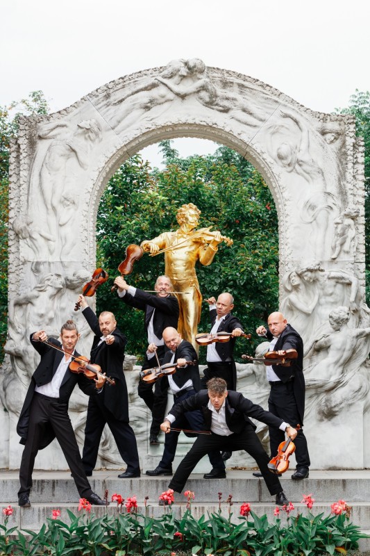 Flyer/Grafik zum Event: Mnozil Brass – STRAU$$ 2025 am Mi., 02.07.2025 ab 20:00 Uhr