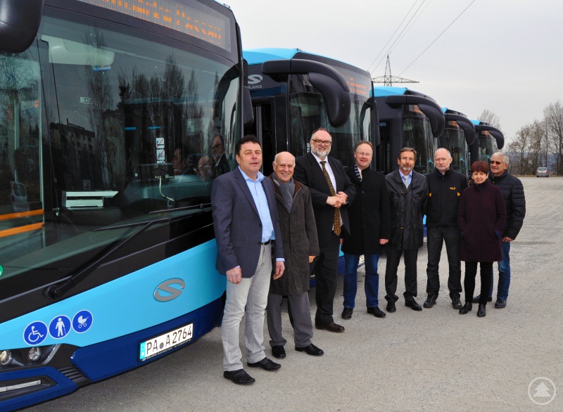 Bild v. l.: Albert Preisinger (Verkehrsbetriebsgesellschaft Passau), Geschäftsführer SWP Gottfried Weindler, Oberbürgermeister Jürgen Dupper, Bürgermeister Urban Mangold, Wilhelm Fritz (Leiter der Verkehrsbetriebsgesellschaft Passau), Stadtrat Manfred Springinklee, Stadträtin Sissi Geyer, Josef Madlindl (Verkehrsbetriebsgesellschaft Passau)
