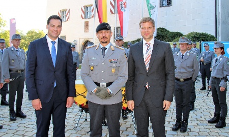 Gebirgs-Musikkorps der Bundeswehr überbringt feierlichen Geburtstagsgruß