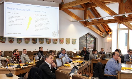 Landkreis Freyung-Grafenau informiert Kreis-Bürgermeister: Was tun bei großflächigem Stromausfall?