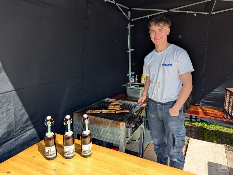 Mettener Klosterbier und Bratwürste vom Grill