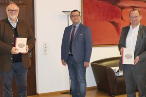 Leben und Werk des letzten Passauer Hofkapellmeisters in Buchform für OB Dupper