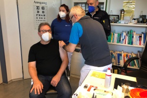 Ab Samstag in FRG überwiegend Impfungen mit Moderna – auch in Arztpraxen!