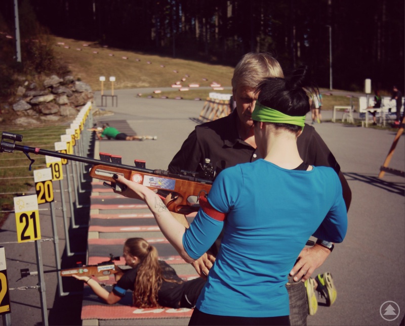 Sepp Schneider bei der Anfängereinweisung