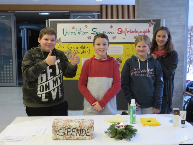 Die Klasse 6c putzte Schuhe für einen guten Zweck…