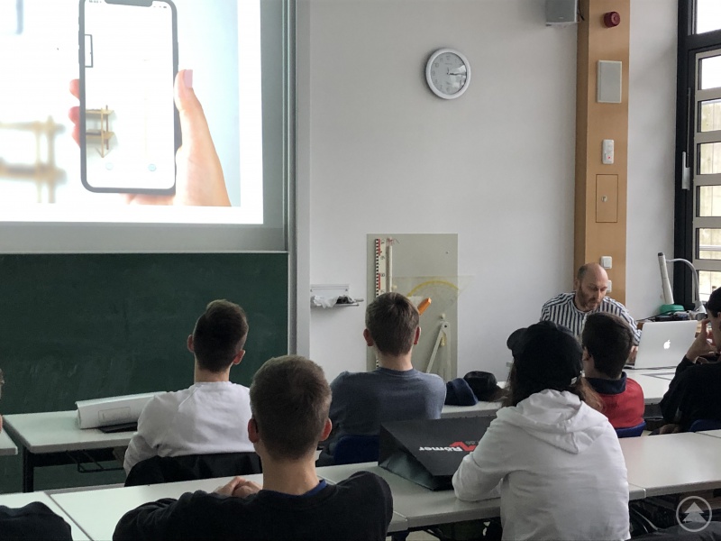 Die Vertreter unterschiedlichster Unternehmen und Einrichtungen aus dem Landkreis trafen auf interessierte Schülerinnen und Schüler der drei Gymnasien im Landkreis Freyung-Grafenau