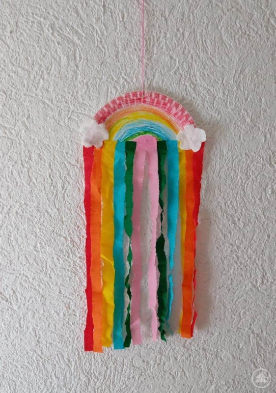Ein gebastelter Regenbogen von Rebecca (5)
