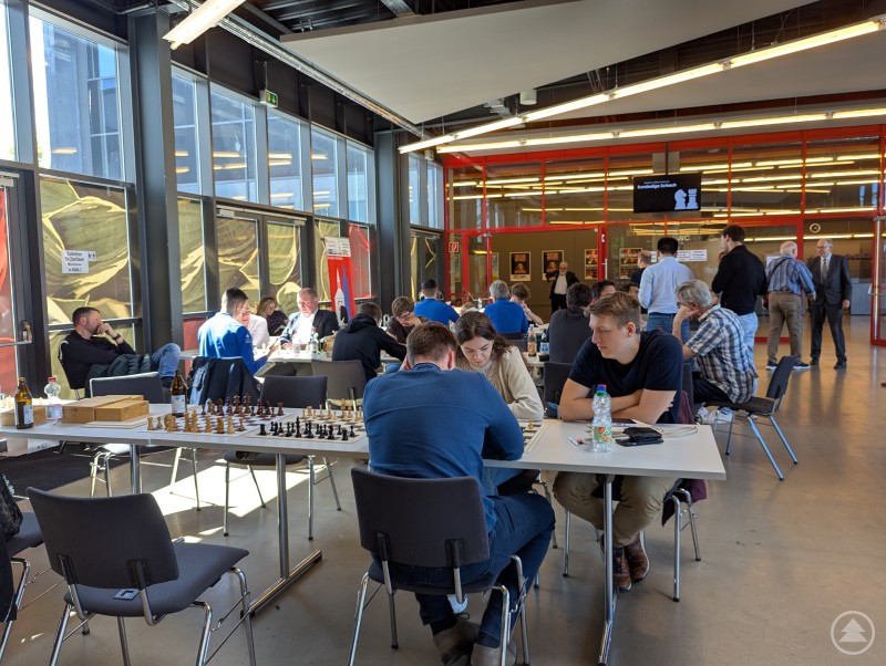 Eindr&uuml;cke der Schachbundesliga 2025 in den Deggendorfer Stadthallen