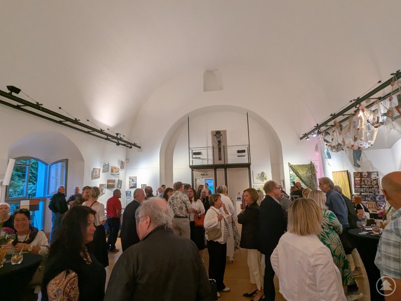 Gäste bei der Vernissage zur Ausstellung 