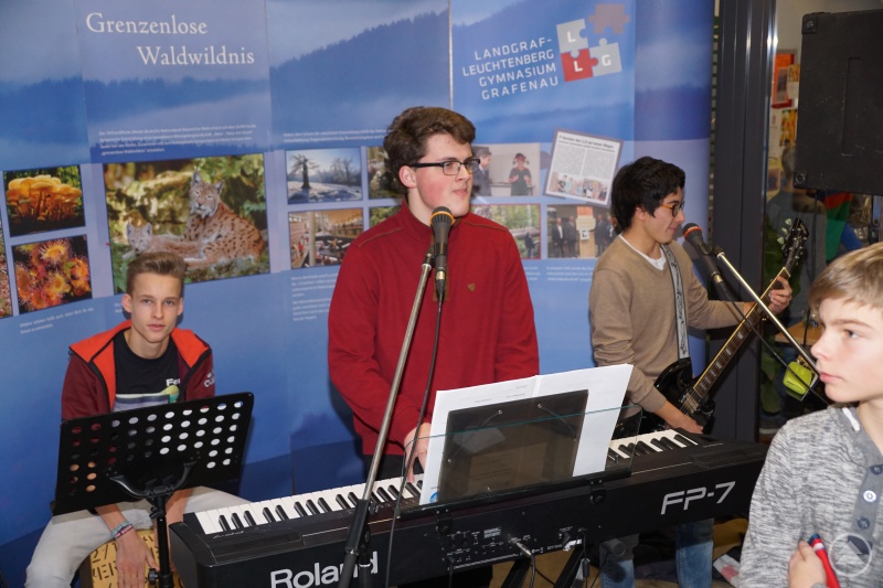 Ferdinand Schuster, Quirin Maier und Christopher Moritz (v. l.) sorgen für weihnachtliche Klänge
