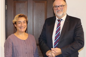 Doris Zauner stellt sich als neue Bistumsreferentin bei OB Jürgen Dupper vor